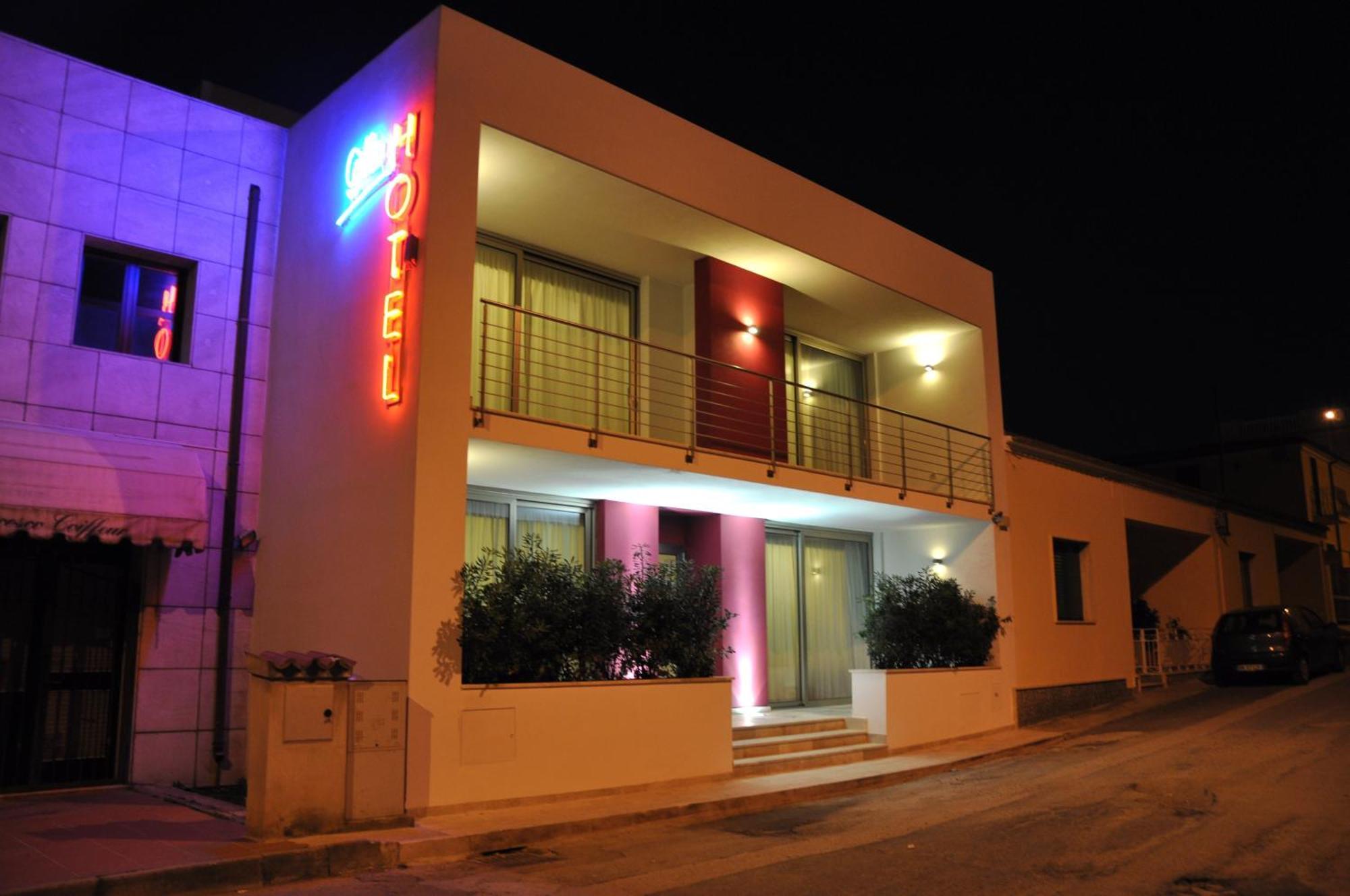 Gil'S Hotel Olbia Bagian luar foto