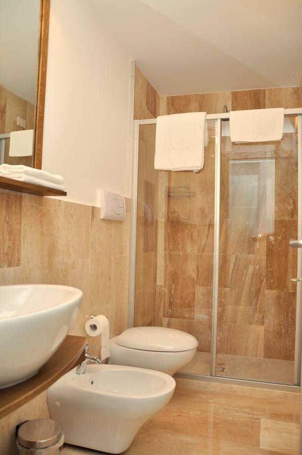 Gil'S Hotel Olbia Bagian luar foto
